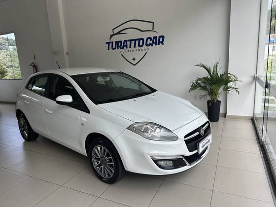 FIAT BRAVO 1.8 ESSENCE 16V FLEX 4P AUTOMATIZADO FIAT BRAVO 1.8 ESSENCE 16V FLEX 4P AUTOMATIZADO